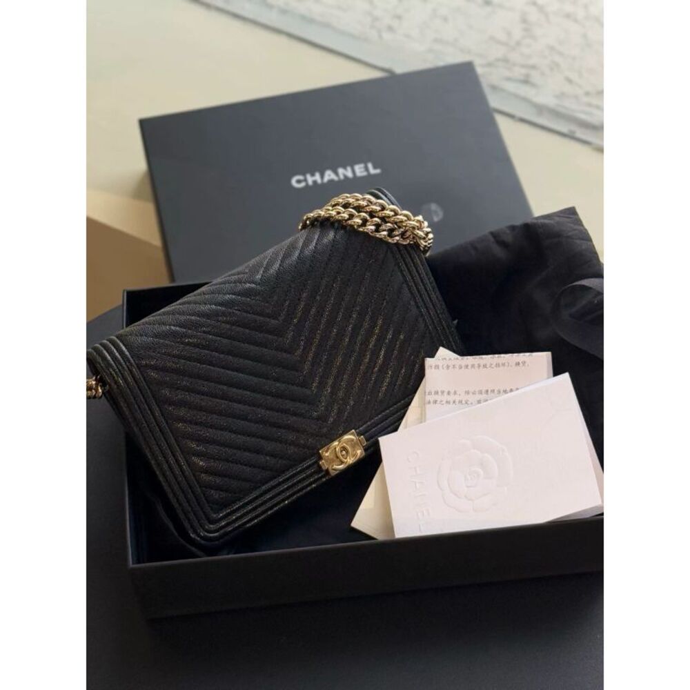 Chanel Women Pre-Loved Bag Very Good Condition - Picture 1 of 3